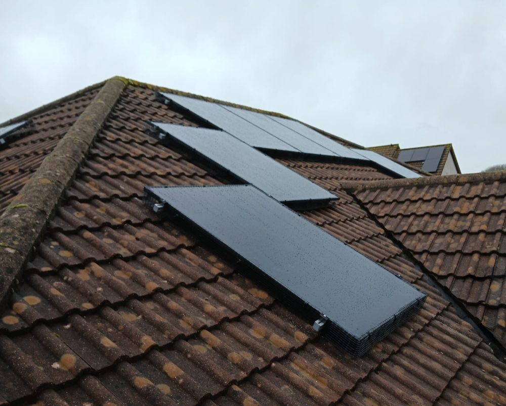 5.46 kWp Solar PV system with a GivEnergy Battery, reducing costs amid energy prices on the rise.